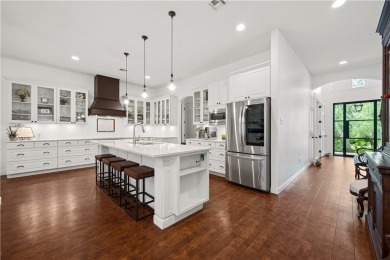 Discover the perfect blend of comfort, style and privacy in this