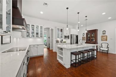 Discover the perfect blend of comfort, style and privacy in this