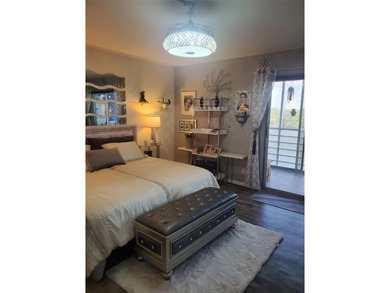 NICELY RENOVATED TURNKEY 1 BEDROOM, 1.5 BATH 1 BED, 1 BATH