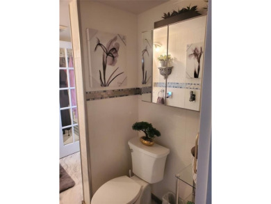 NICELY RENOVATED TURNKEY 1 BEDROOM, 1.5 BATH 1 BED, 1 BATH