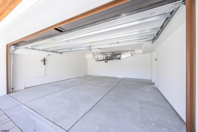 Just what you have been waiting for... Bayfront with walkability