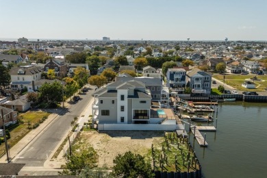 Just what you have been waiting for... Bayfront with walkability