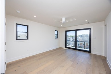 Just what you have been waiting for... Bayfront with walkability