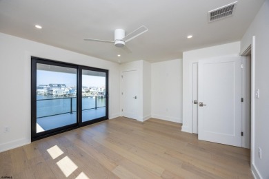 Just what you have been waiting for... Bayfront with walkability