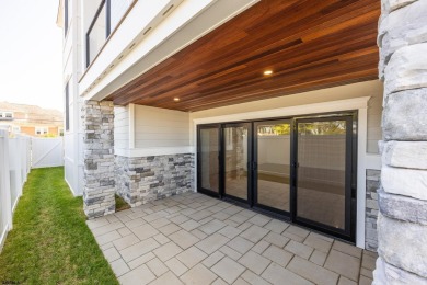 Just what you have been waiting for... Bayfront with walkability