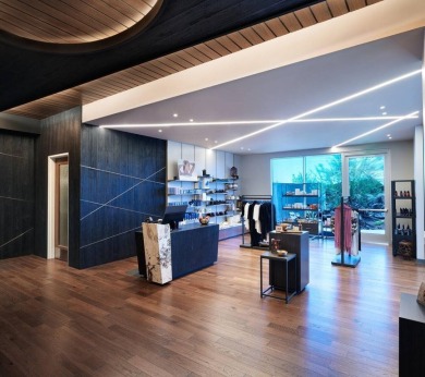 3rd Floor with 12ft ceiling. Discover your piece of paradise at