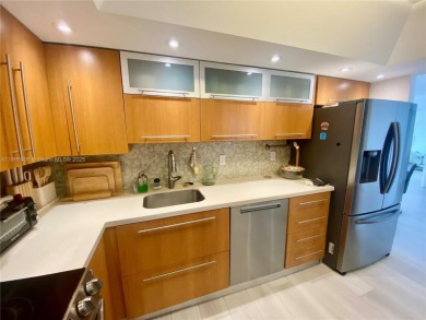 Spacious 2 bed/2 bath split floor plan with beutiful bay views