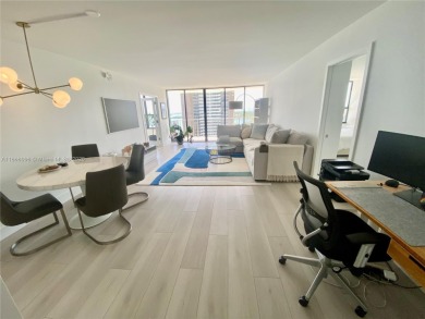 Spacious 2 bed/2 bath split floor plan with beutiful bay views