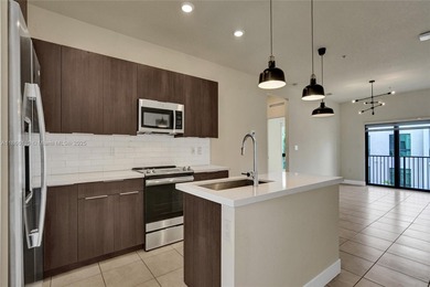 Beautiful 3-bedroom, 2-bathroom condo in Urbana Residences