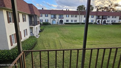 Beautiful 3BR/2BA Southside Condo with Pool & Creek Views! Enjoy