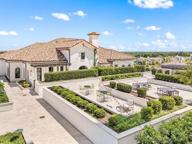 Experience Lakeside Luxury Living at Its Finest!

Discover