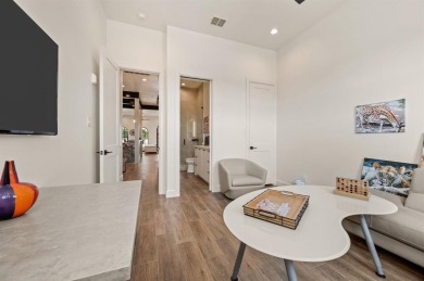 Experience Lakeside Luxury Living at Its Finest!

Discover