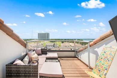 Experience Lakeside Luxury Living at Its Finest!

Discover