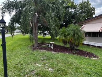 Charming 2 Bedroom, 2.5 Bathroom Mobile Home on Fenced Corner