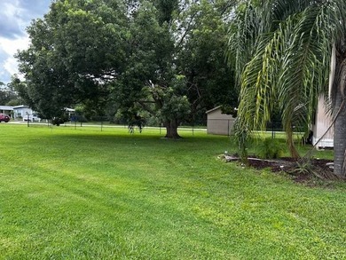 Charming 2 Bedroom, 2.5 Bathroom Mobile Home on Fenced Corner