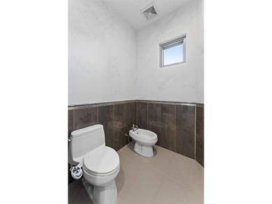 WELCOME HOME to the Towers of Channelside -- where luxury living