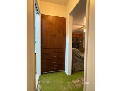 Charming 2 bedroom, 1 bath home with 916 sq.ft. on a large