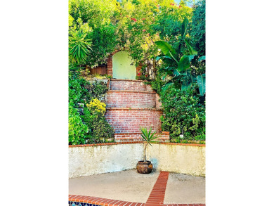 DAZZLING VIEWS!!! 
Situated in a highly desirable area of