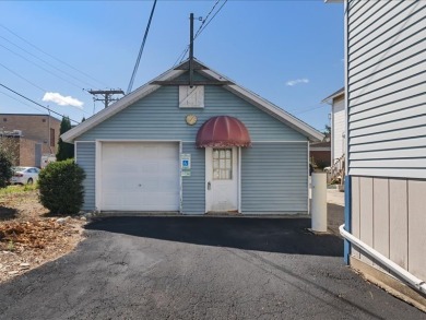 Prime Mixed-Use Commercial Office Building in the Heart of