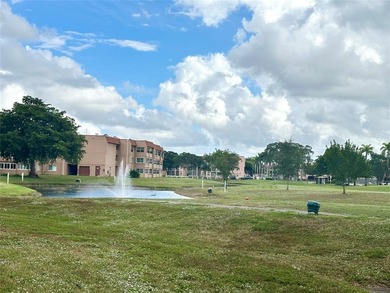 Sunrise Lakes Phase 3. A 55+Community.  1 Bed, 1.5 Bath
Enjoy