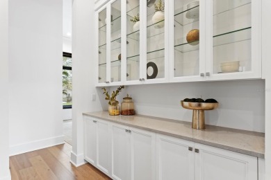 Welcome to this extraordinary newly constructed modern