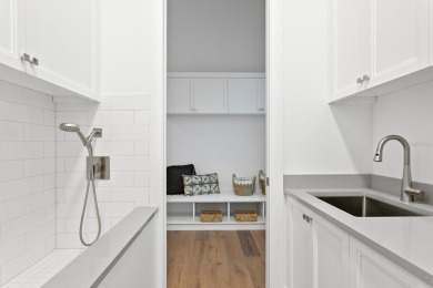 Welcome to this extraordinary newly constructed modern