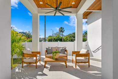 Welcome to this extraordinary newly constructed modern