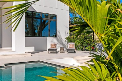 Welcome to this extraordinary newly constructed modern