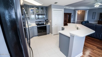 Immaculate Marina Bay Condo with a Garage on North Bay, just