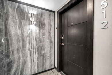 Huge 2/2.5 sundrenched corner unit sits at the canopy of the