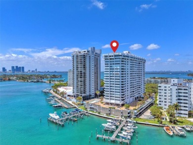 Huge 2/2.5 sundrenched corner unit sits at the canopy of the