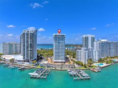 Huge 2/2.5 sundrenched corner unit sits at the canopy of the