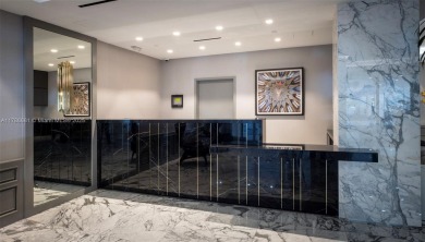 Huge 2/2.5 sundrenched corner unit sits at the canopy of the