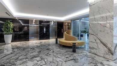 Huge 2/2.5 sundrenched corner unit sits at the canopy of the