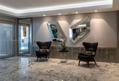 Huge 2/2.5 sundrenched corner unit sits at the canopy of the