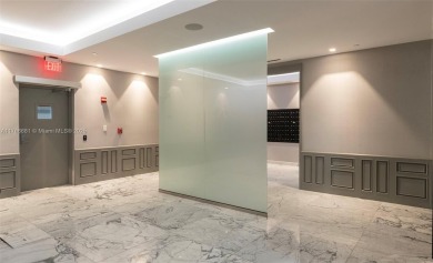 Huge 2/2.5 sundrenched corner unit sits at the canopy of the