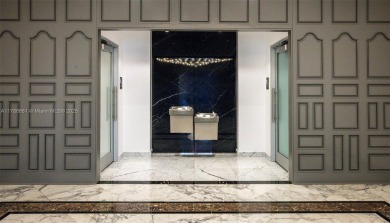 Huge 2/2.5 sundrenched corner unit sits at the canopy of the