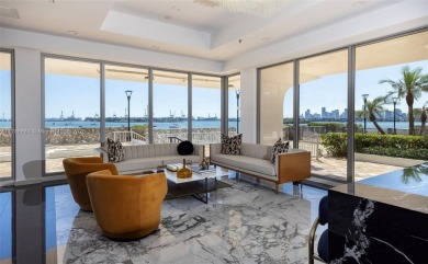 Huge 2/2.5 sundrenched corner unit sits at the canopy of the