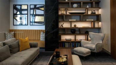 Huge 2/2.5 sundrenched corner unit sits at the canopy of the