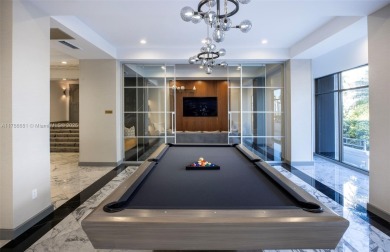 Huge 2/2.5 sundrenched corner unit sits at the canopy of the