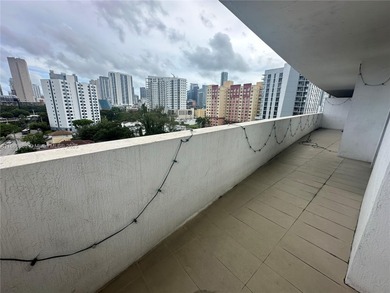 Spacious and bright corner residence at 36 NW 6th Ave, unit 806