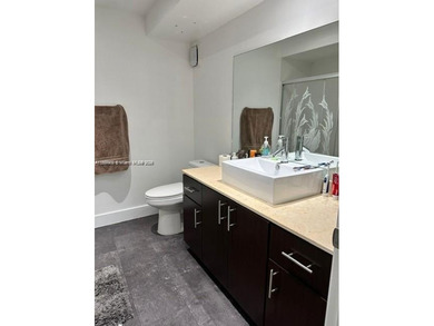 COMFORTABLE AND BEAUTIFUL PROPERTY 2 BED & 2 BATH LOCATED IN THE