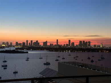 MID-CENTURY MINIMALIST INTERIORS BY AUSTIN HARRELSON WITH