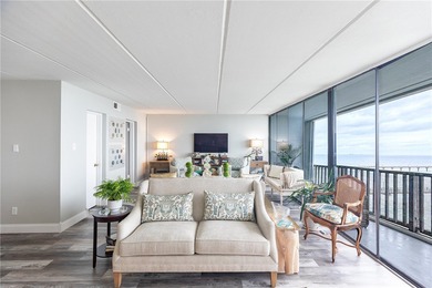 Gorgeous waterfront property located in the prestigious Catalina