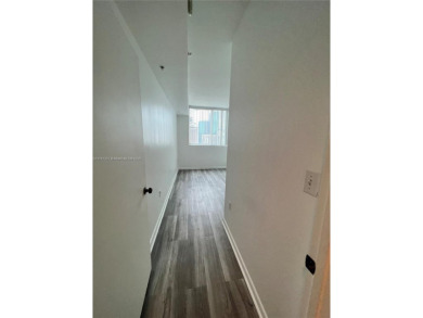 Showing 24hr in advance, please text for appointment. The unit