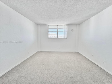 Prime Sunny Isles location! Spacious 1 bed, 1 bath condo with