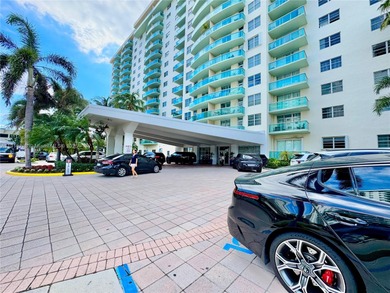 Prime Sunny Isles location! Spacious 1 bed, 1 bath condo with