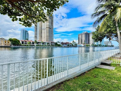 Prime Sunny Isles location! Spacious 1 bed, 1 bath condo with