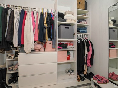 Priced to move & packed with comfort & convenience, this is your