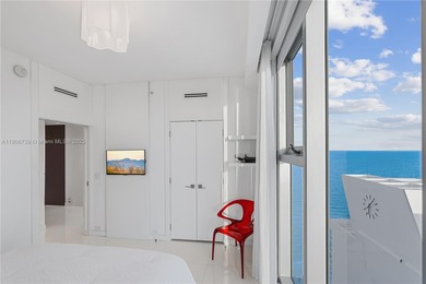 AMAZING VIEWS! A WOW UNIT!! OFFERING BEST AVAILABLE VIEWS